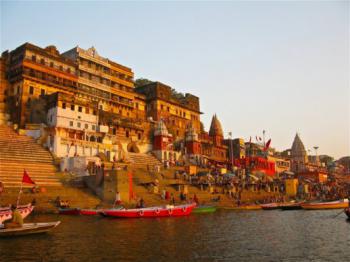 Varanasi, ghaty na behu Gangy